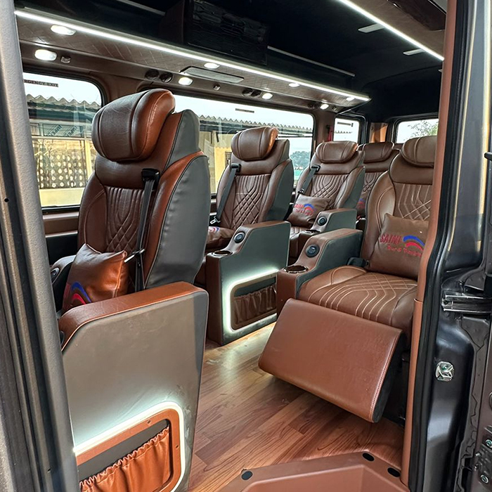 12 Seater Tempo Traveller in Chandigarh